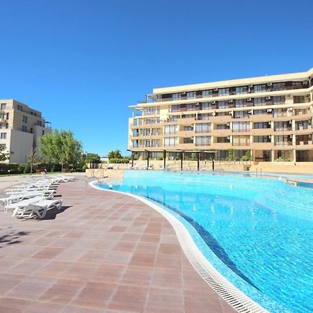 Menada Luxor Apartments Sveti Vlas Luaran gambar