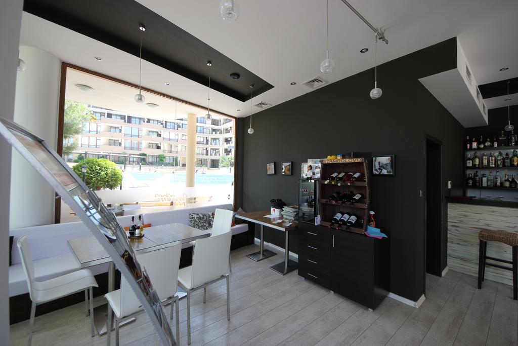 Menada Luxor Apartments Sveti Vlas Luaran gambar