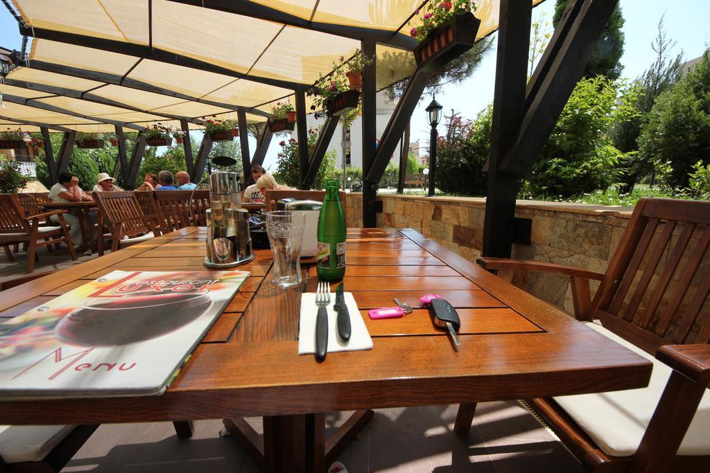 Menada Luxor Apartments Sveti Vlas Luaran gambar