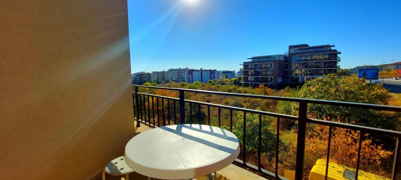 Menada Luxor Apartments Sveti Vlas Luaran gambar