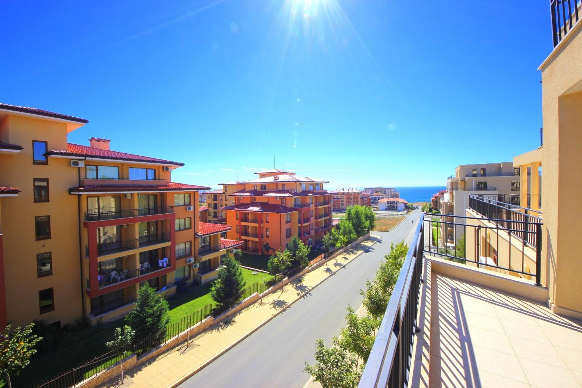 Menada Luxor Apartments Sveti Vlas Luaran gambar