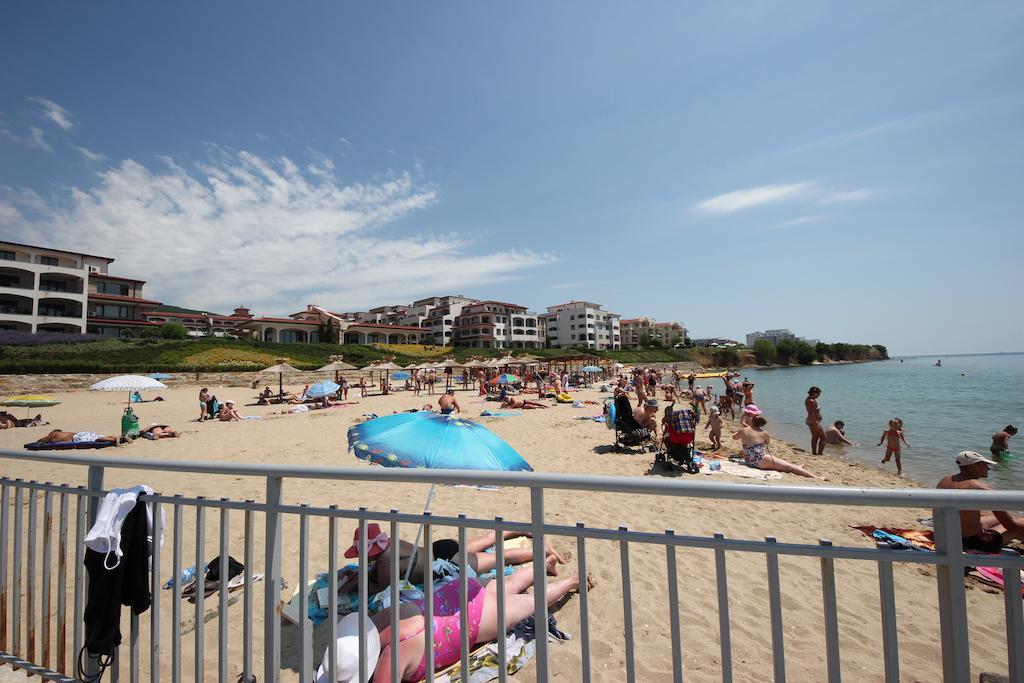 Menada Luxor Apartments Sveti Vlas Luaran gambar