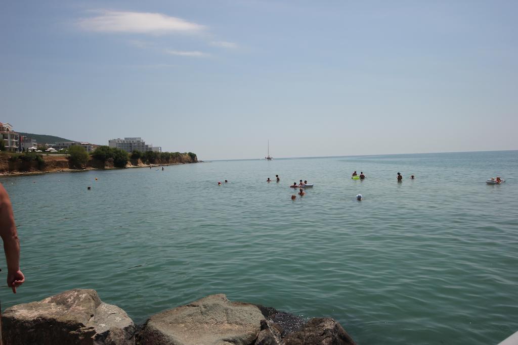 Menada Luxor Apartments Sveti Vlas Luaran gambar