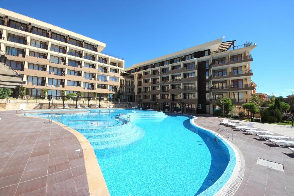 Menada Luxor Apartments Sveti Vlas Luaran gambar