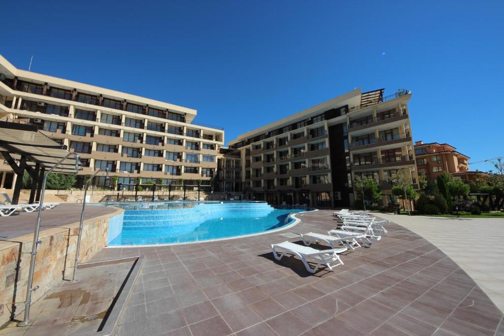 Menada Luxor Apartments Sveti Vlas Luaran gambar