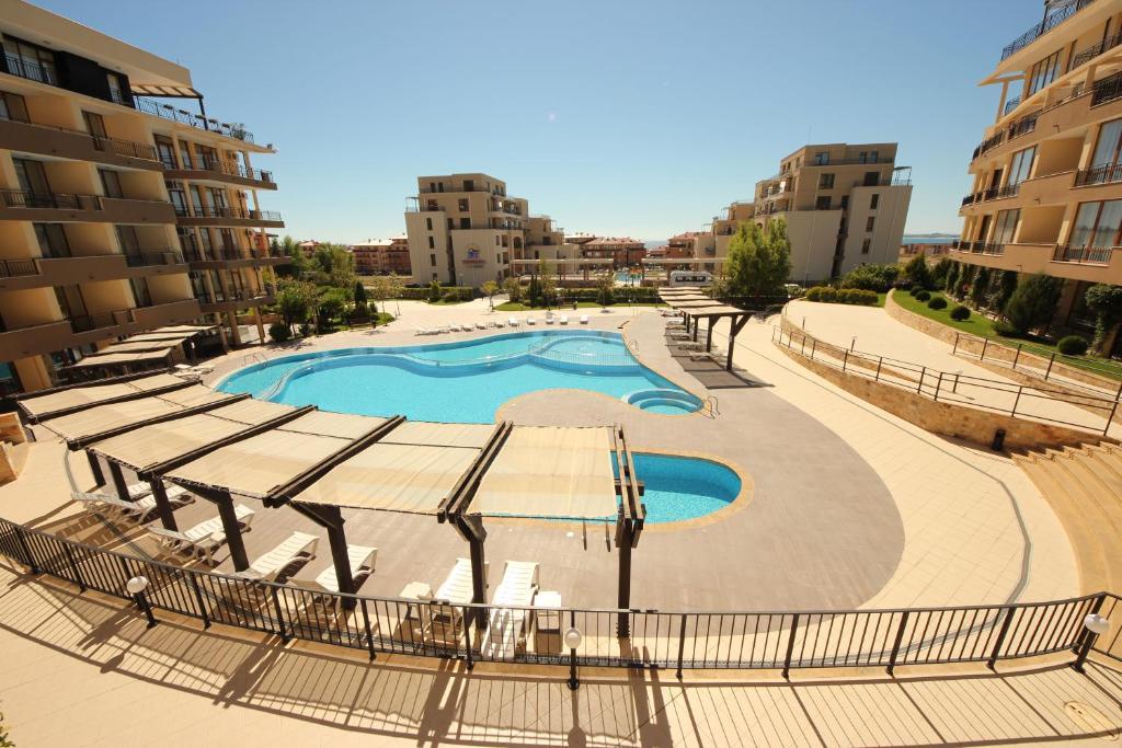 Menada Luxor Apartments Sveti Vlas Luaran gambar