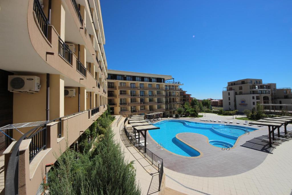 Menada Luxor Apartments Sveti Vlas Luaran gambar